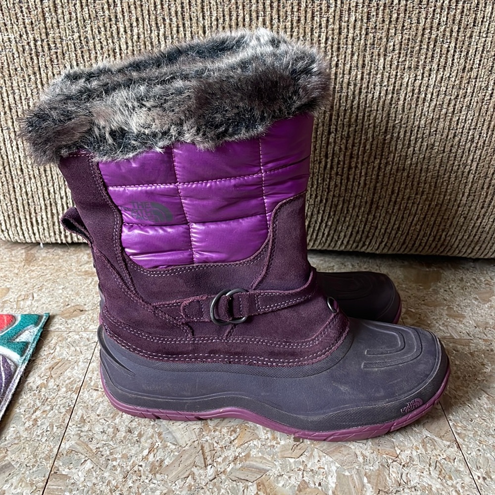 North face snow boots purple size 9